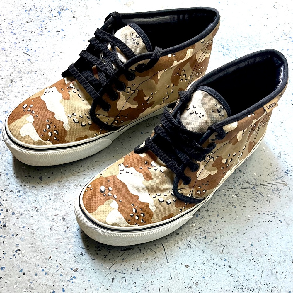 Vans Chukka Brown Desert
Camouflage Canvas Mid Top 10